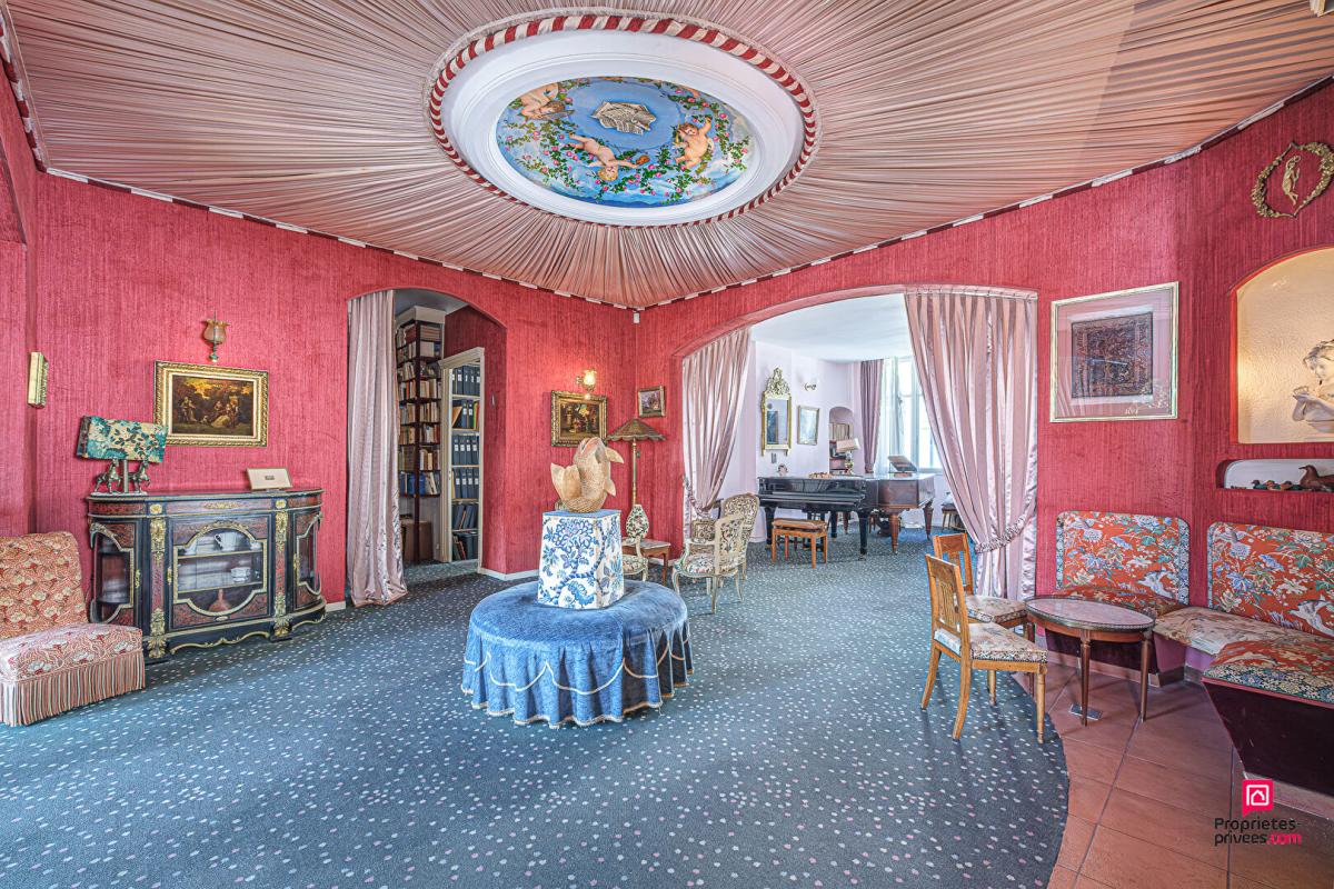 MARSEILLE-1ER-ARRONDISSEMENT Appartement Marseille 4 pièce(s) 226 m2 4