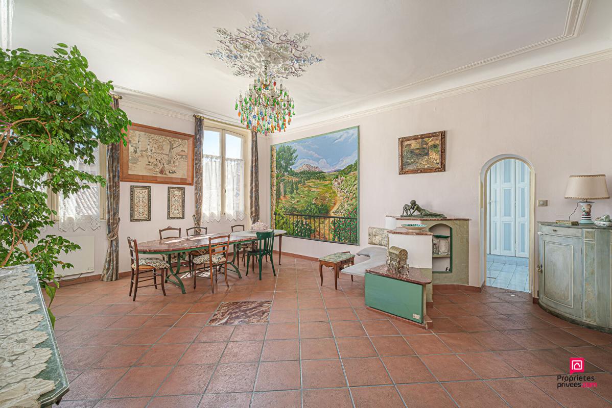 MARSEILLE-1ER-ARRONDISSEMENT Appartement Marseille 4 pièce(s) 226 m2 6