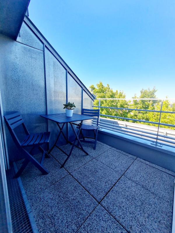 NANTES Bel Appartement Meublé - Nantes 26.85 m2 entièrement meublé avec terrasse et place de parking 2