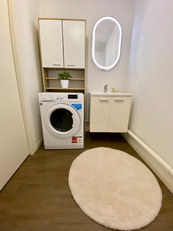 NANTES Bel Appartement Meublé - Nantes 26.85 m2 entièrement meublé avec terrasse et place de parking 7