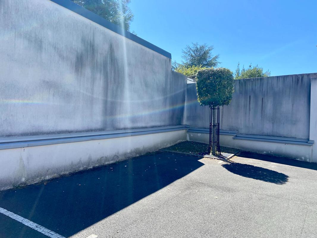 NANTES Bel Appartement Meublé - Nantes 26.85 m2 entièrement meublé avec terrasse et place de parking 8