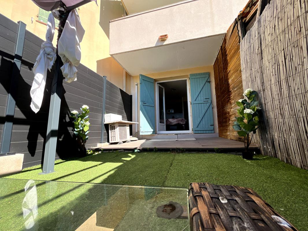 CANET-EN-ROUSSILLON Magnifique appartement studio en rez-de-chaussée avec jardin et une place de stationnement à 200 m de la mer 4