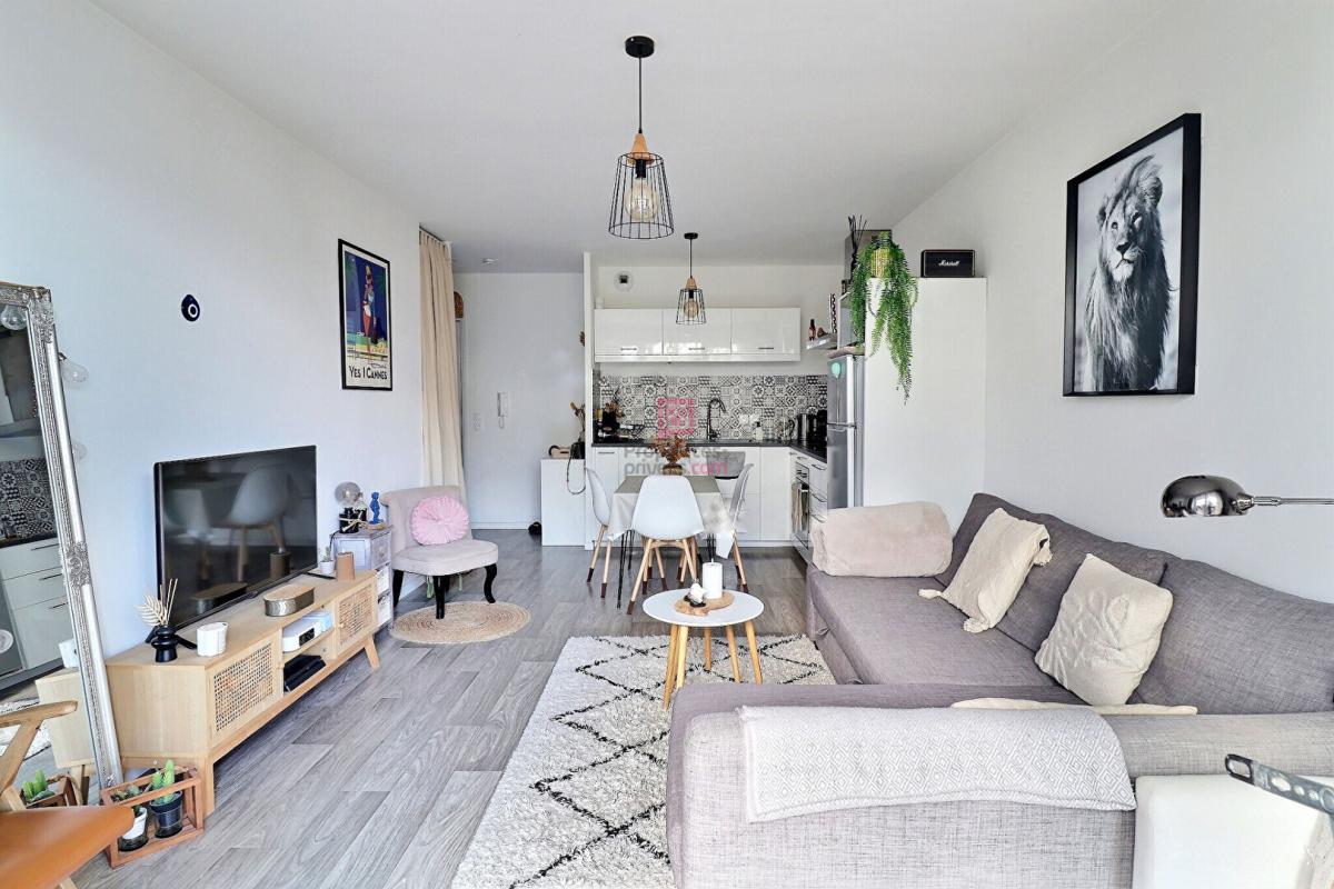 SAINTE-GENEVIEVE-DES-BOIS Appartement  trois pièce(s) 57  m2 1