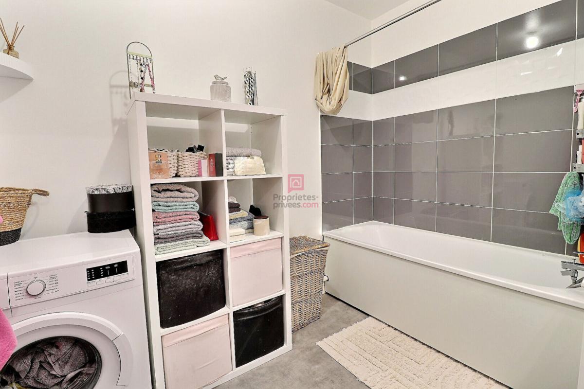 SAINTE-GENEVIEVE-DES-BOIS Appartement  trois pièce(s) 57  m2 10