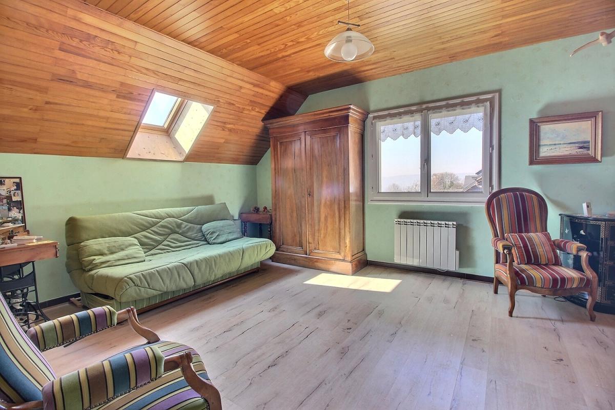 SAINT-JEAN-D'ARVEY Saint-Jean-d'Arvey 7 pièces 149 m2 13