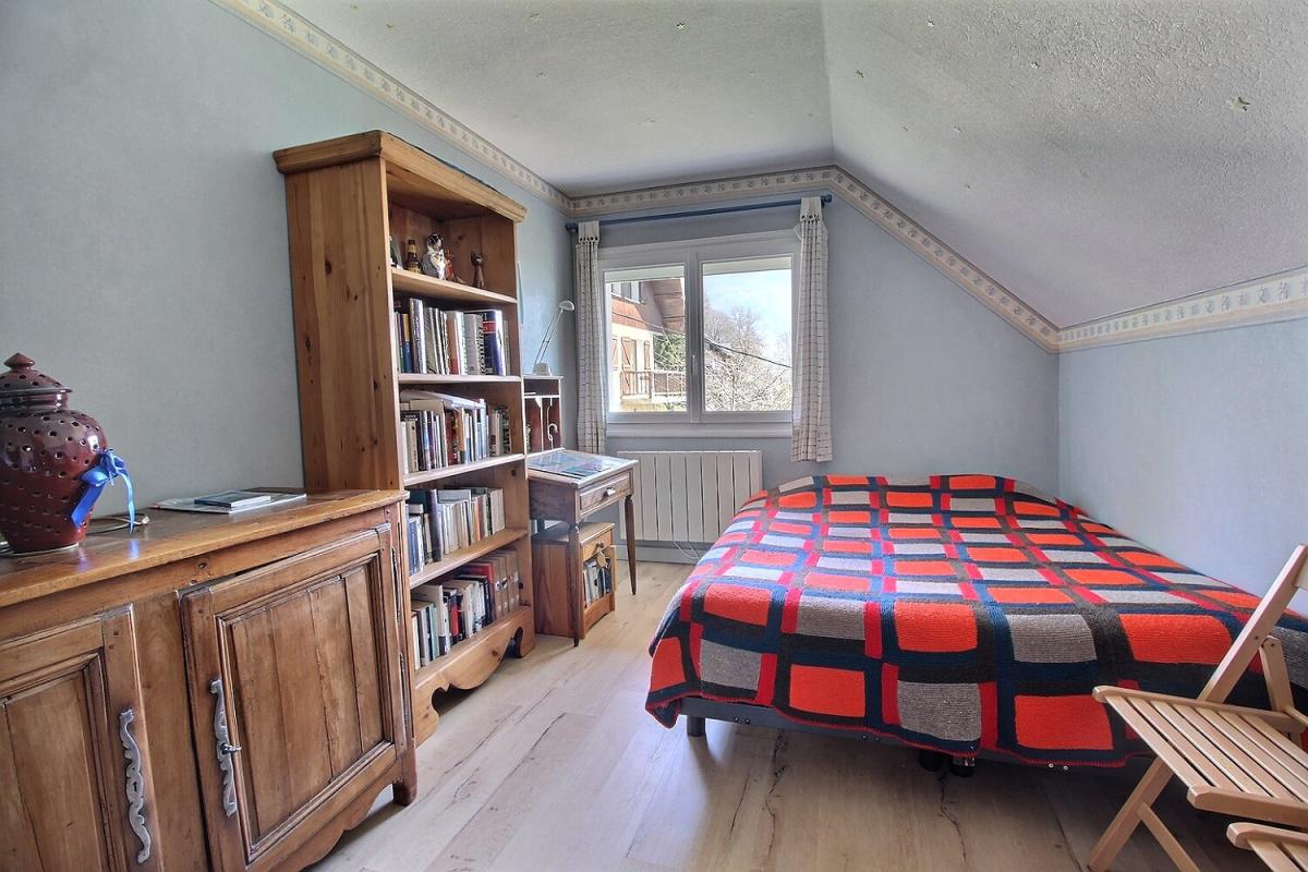 SAINT-JEAN-D'ARVEY Saint-Jean-d'Arvey 7 pièces 149 m2 14