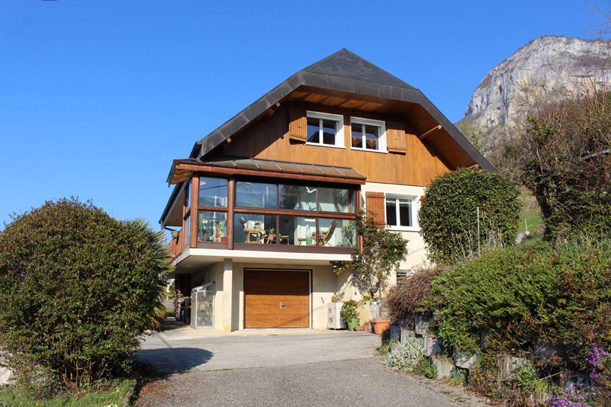 SAINT-JEAN-D'ARVEY Saint-Jean-d'Arvey 7 pièces 149 m2 16