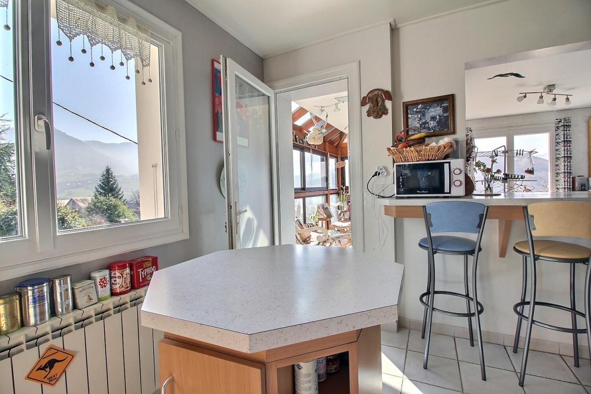 SAINT-JEAN-D'ARVEY Saint-Jean-d'Arvey 7 pièces 149 m2 8