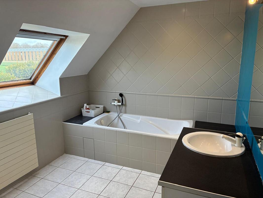 GAUVILLE-LA-CAMPAGNE Charmante Maison Familiale et Individuelle ? 3 niveaux ? 1 étage ? 3 Chambres ? Sous Sol Total ? Terrain 3545 m2 14