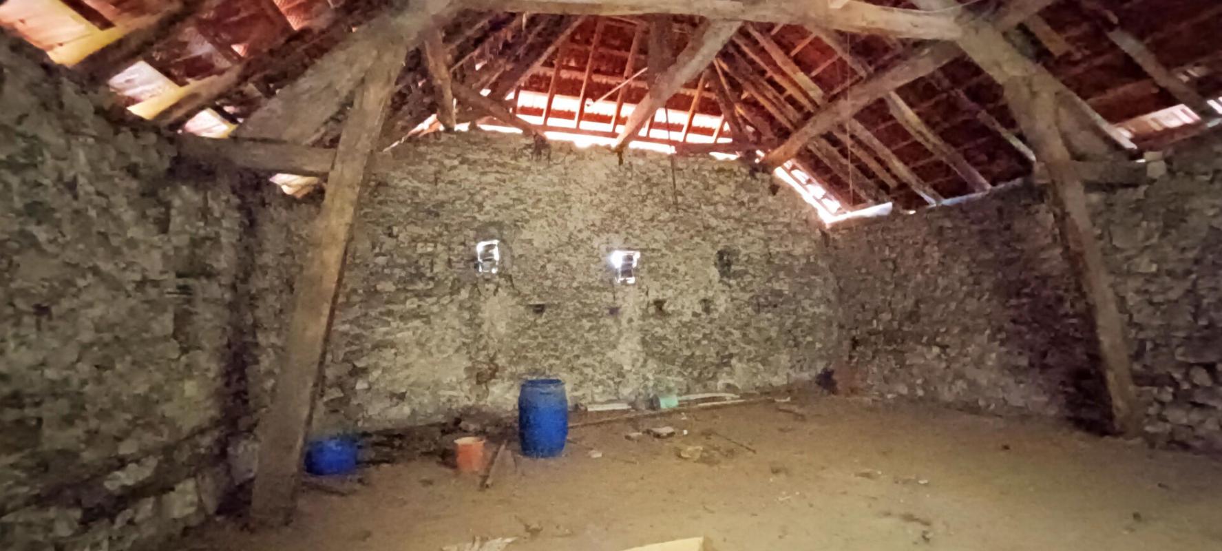 MARCHAMP Maison de campagne avec dépendances ? Marchamp (01680) 15