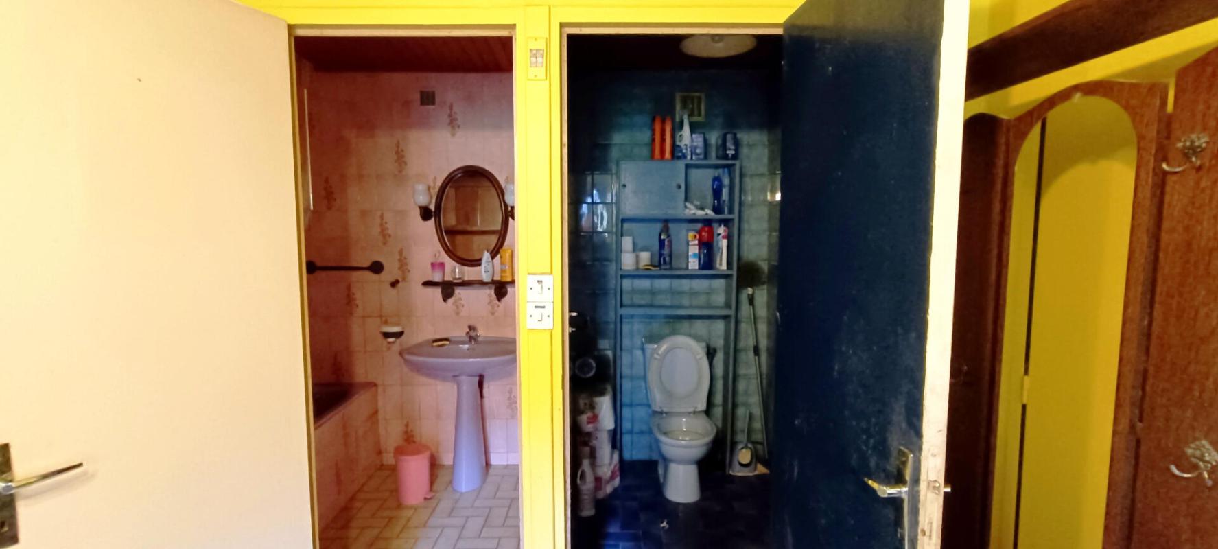 MARCHAMP Maison de campagne avec dépendances ? Marchamp (01680) 5