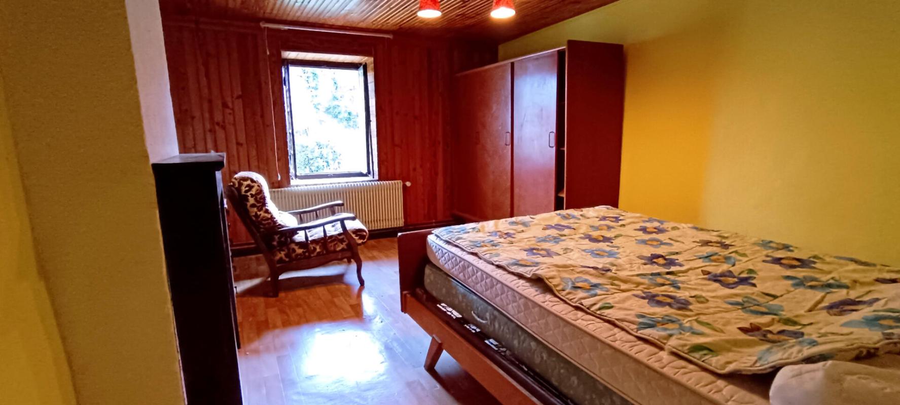 MARCHAMP Maison de campagne avec dépendances ? Marchamp (01680) 9