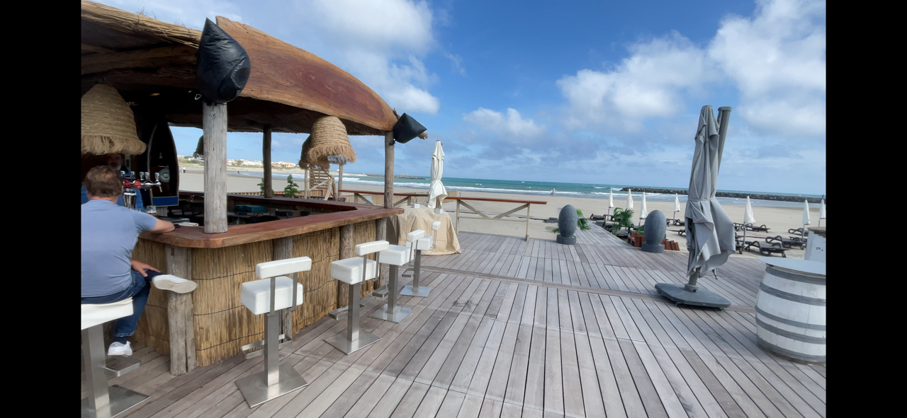 LE GRAU D'AGDE Restaurant Paillote- Bar- Plage aménagée 120 couverts- licence IV 5