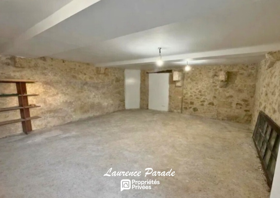 RAUZAN Maison en pierre avec garage et cave 10