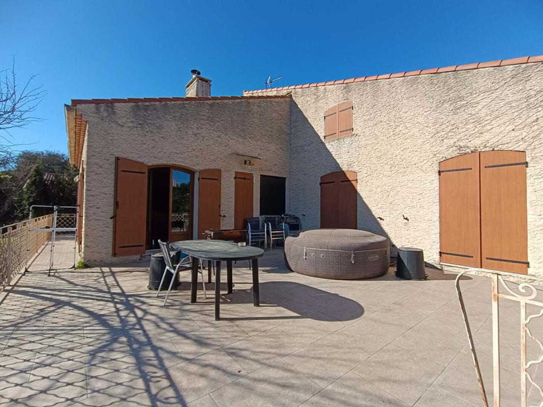 SAINT-MITRE-LES-REMPARTS Maison Saint Mitre Les Remparts 7 pièce(s) Grande Parcelle 10