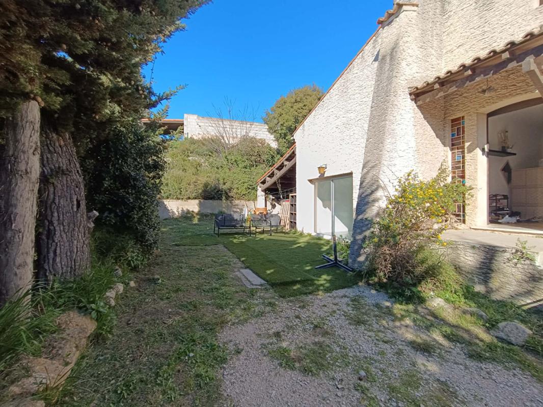 SAINT-MITRE-LES-REMPARTS Maison Saint Mitre Les Remparts 7 pièce(s) Grande Parcelle 11