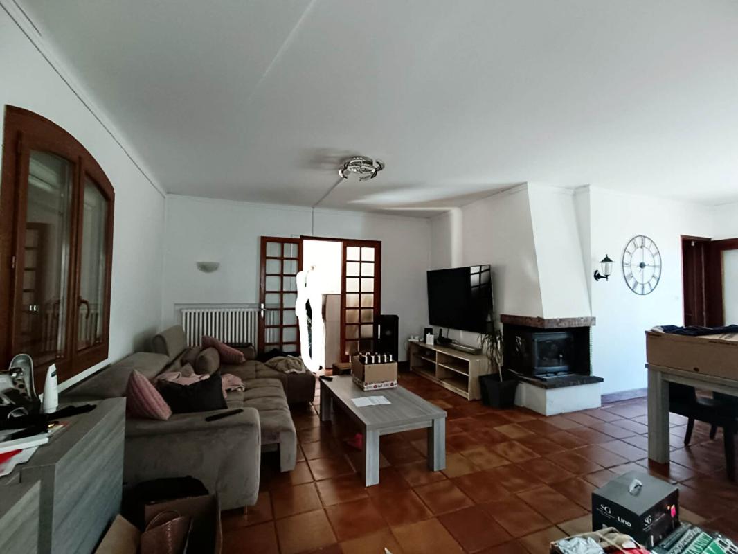 SAINT-MITRE-LES-REMPARTS Maison Saint Mitre Les Remparts 7 pièce(s) Grande Parcelle 5