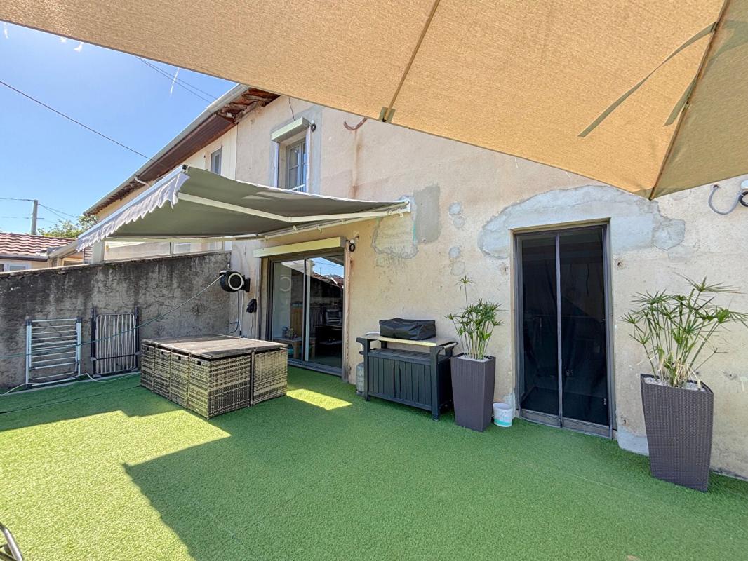 MATOUR Vaste maison rénovée à proximité des écoles et commerces 18