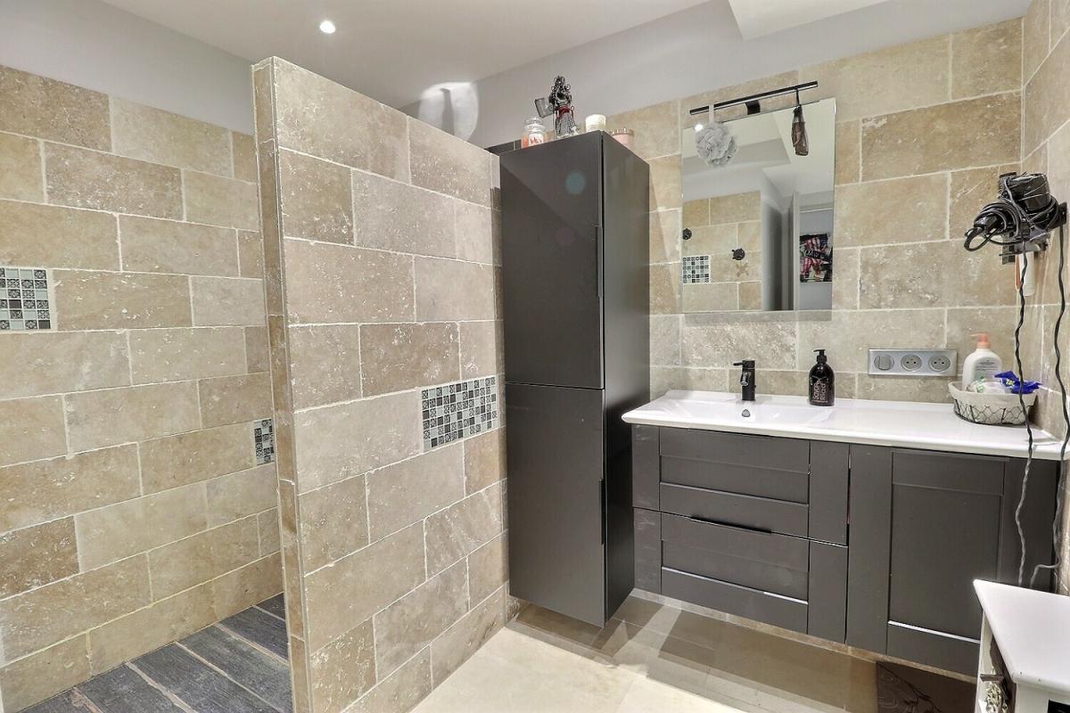 MATOUR Vaste maison rénovée à proximité des écoles et commerces 5