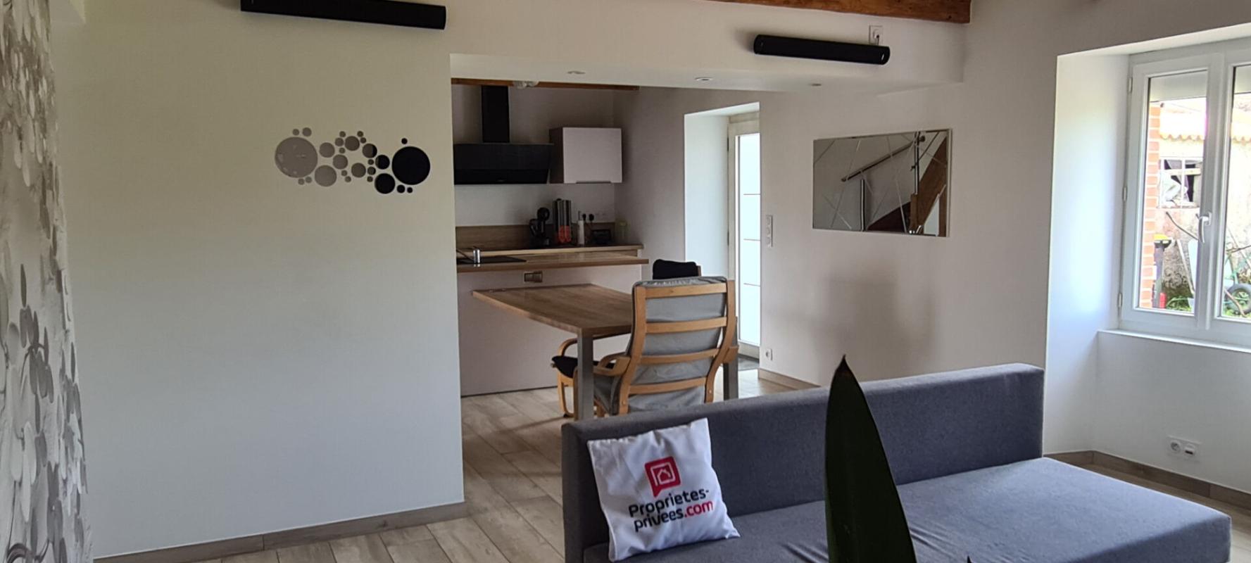 GORGES Maison Gorges 5 P . 3 Chs . 1 Bureau . 93 M² . T 507 M² . Garage . Cave . Préau 8