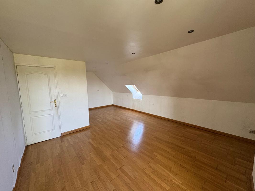 GODERVILLE Maison Goderville 8 pièce(s) 237 m2 12