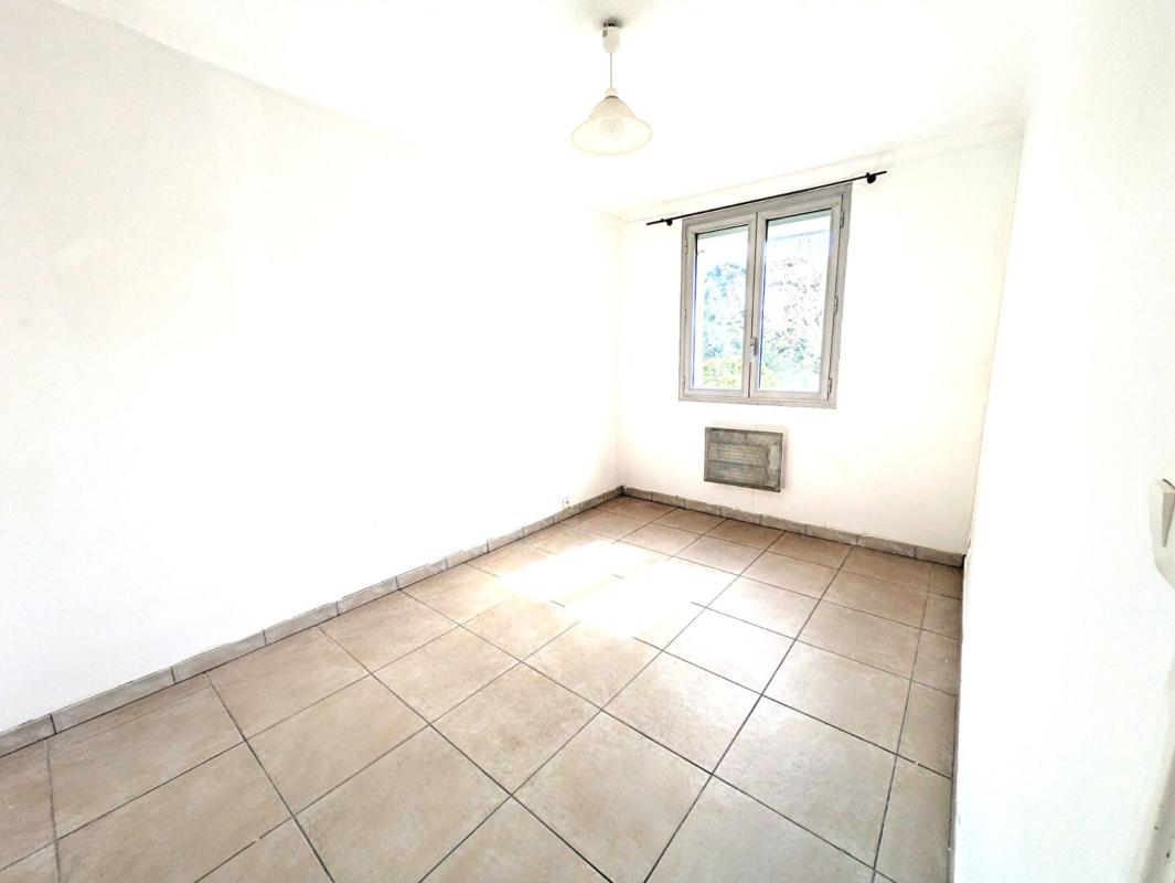 MARTIGUES Martigues , App T3/4 de 71m2 ,plein sud , avec deux balcons et parking 3