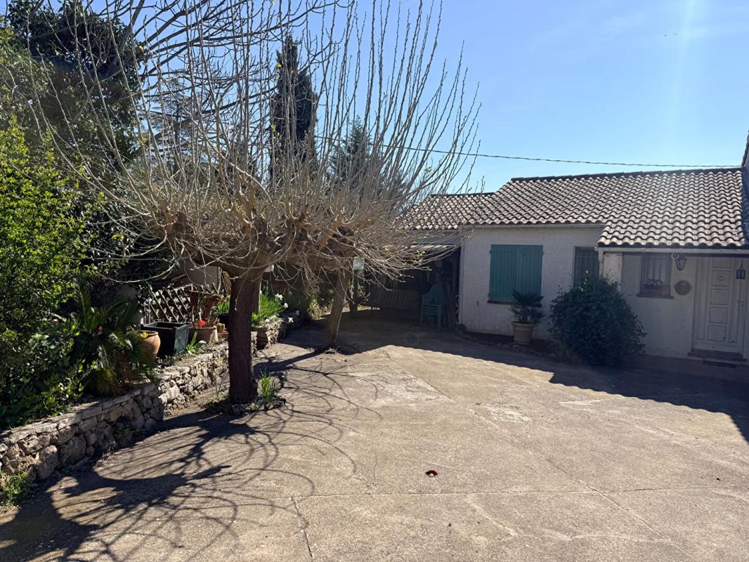 FLAYOSC Villa avec jardin, piscine et garage à Flayosc. Votre maison de rêve au coeur de la Provence ! 6 pièce(s) 130 m2 11