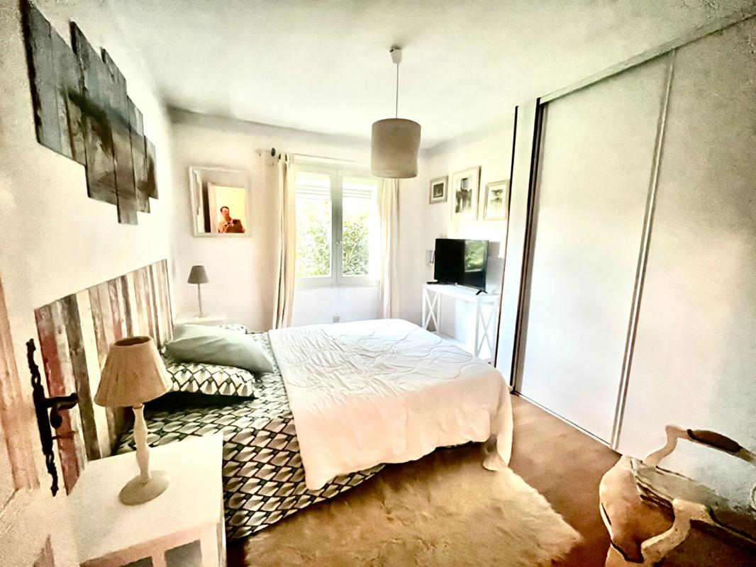 FLAYOSC Villa avec jardin, piscine et garage à Flayosc. Votre maison de rêve au coeur de la Provence ! 6 pièce(s) 130 m2 5