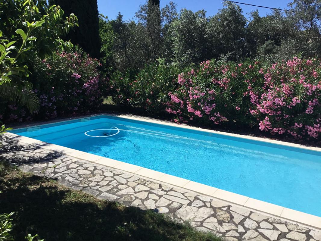 FLAYOSC Villa avec jardin, piscine et garage à Flayosc. Votre maison de rêve au coeur de la Provence ! 6 pièce(s) 130 m2 9