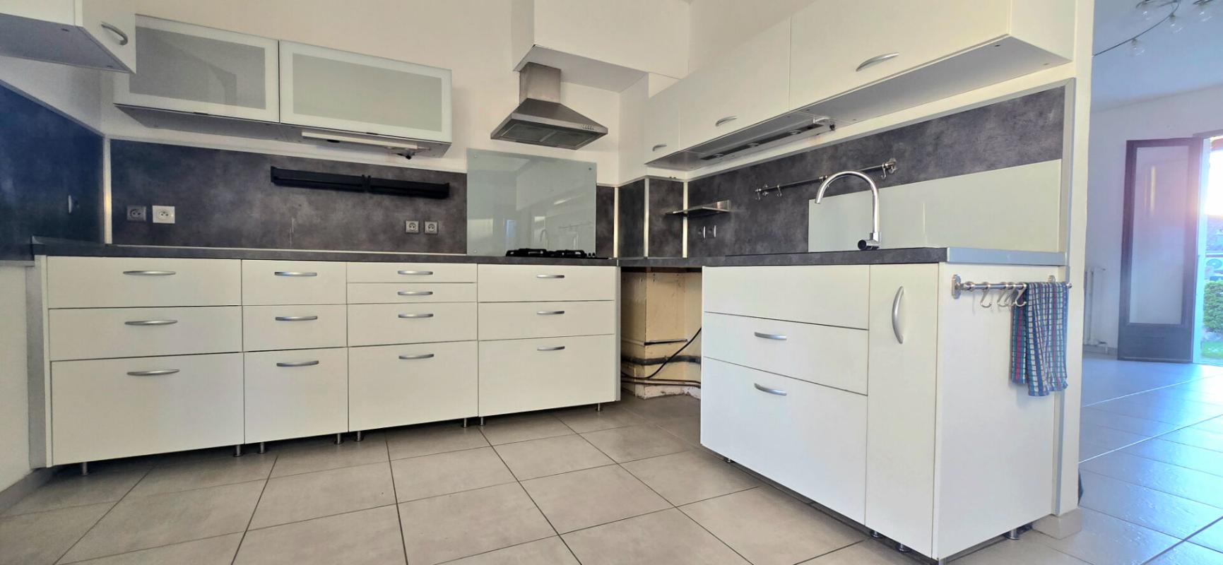 MONTPON-MENESTEROL Maison  de style périgourdin ? Lumineuse et fonctionnelle 4