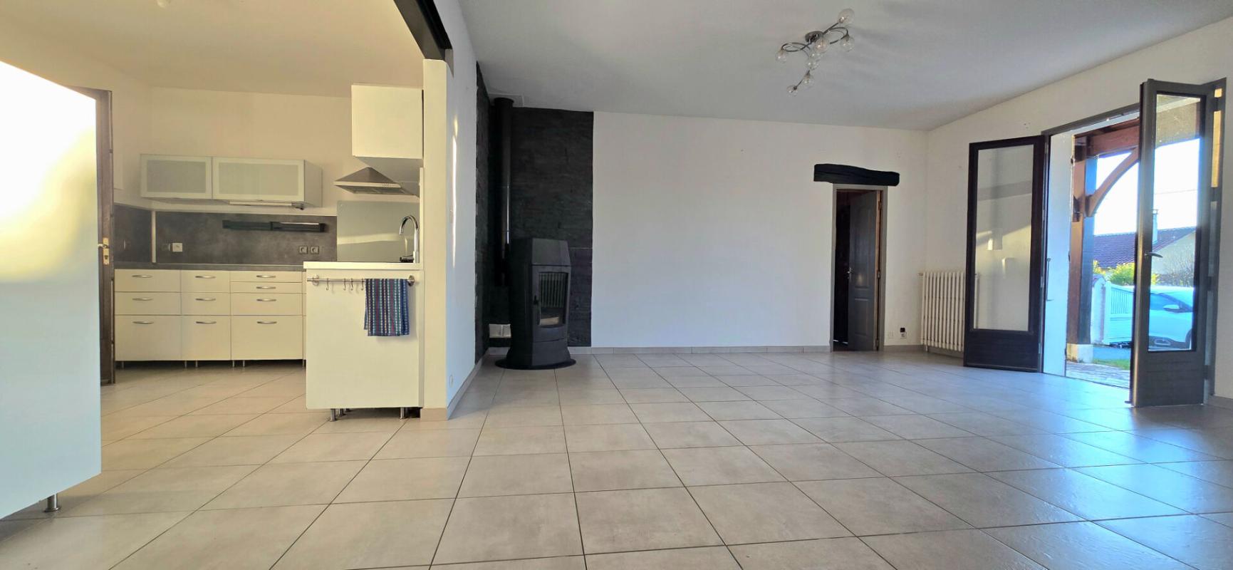 MONTPON-MENESTEROL Maison  de style périgourdin ? Lumineuse et fonctionnelle 5