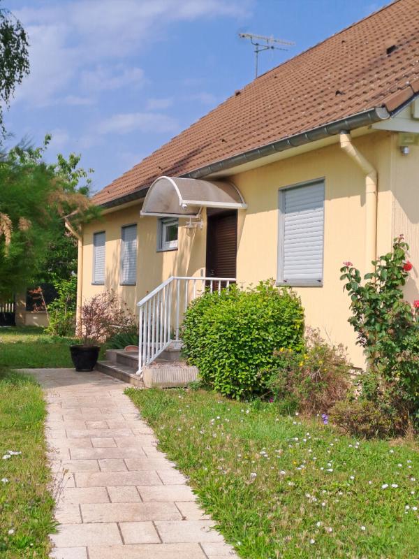 SARRY Maison familiale à Sarry 8 pièce(s) 180 m2 1