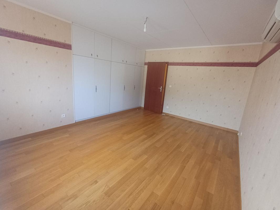 SARRY Maison familiale à Sarry 8 pièce(s) 180 m2 6