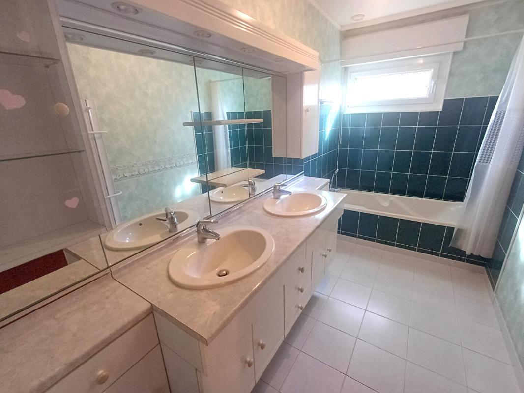 SARRY Maison familiale à Sarry 8 pièce(s) 180 m2 7