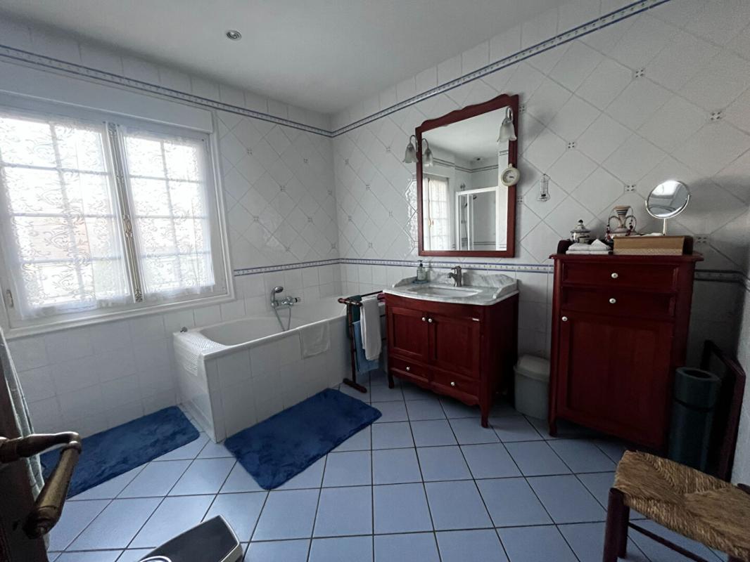 COURCELLES-LES-GISORS Proche de Gisors, maison 5 CHAMBRES sur sous sol total 130M2 15