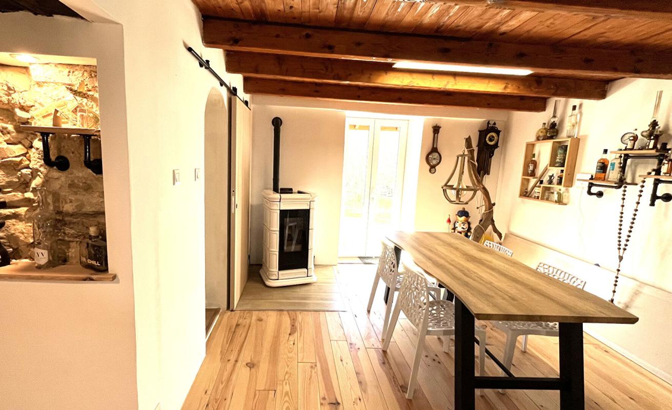 VOSBLES Maison de village rénovée, à deux pas de la rivière de la Valouse - Jura 11