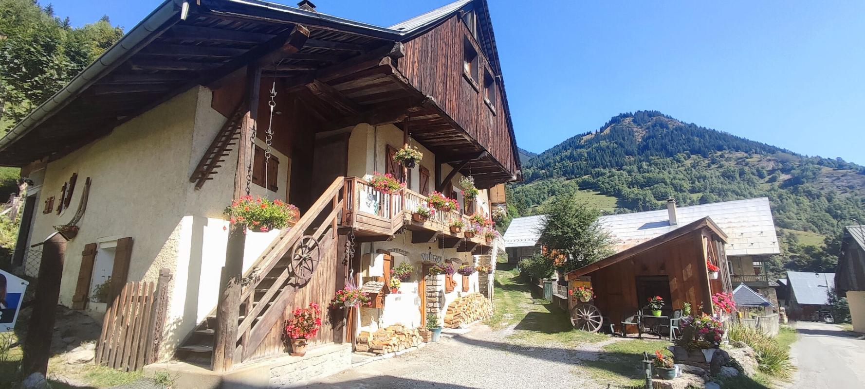 SAINT-JEAN-D'ARVES Maison Saint Jean D Arves 7 pièce(s) 287 m2 15