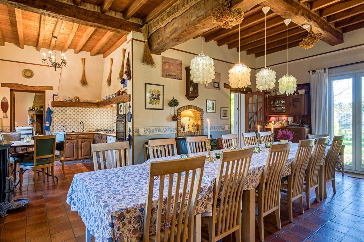 FECAMP Authentique briques et silex, 250m2 dont 8 chambres. Beaux volumes 8