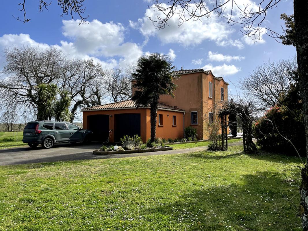 PAIMBOEUF Corsept  (44560) - Belle maison familiale avec 4 chambres, double garage et grand terrain 1