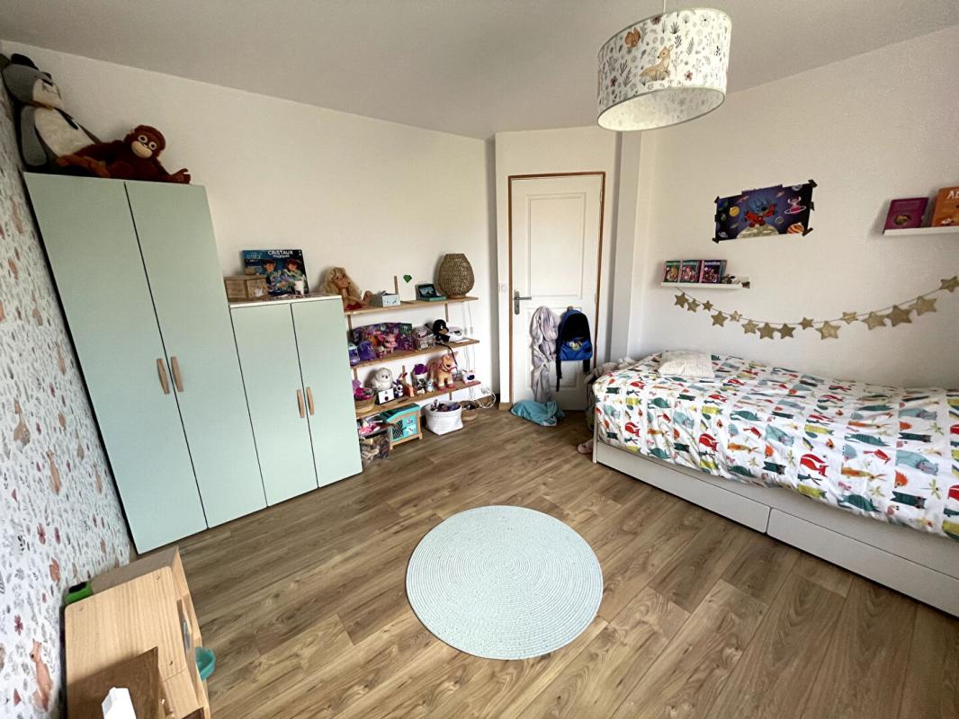 PAIMBOEUF Corsept  (44560) - Belle maison familiale avec 4 chambres, double garage et grand terrain 15