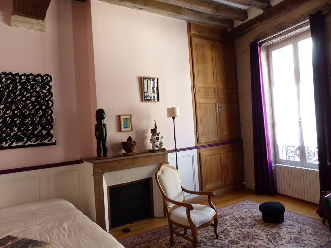 CHATILLON-SUR-LOIRE Maison de ville Chatillon Sur Loire 10 pièce(s) 300 m2 VIAGER OCCUPÉ 14