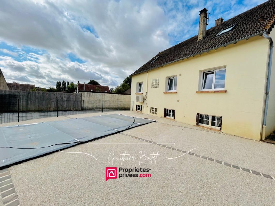 COULOMMIERS Maison 9 pièce(s) 6 chambres 206 m2 Grand terrain 15