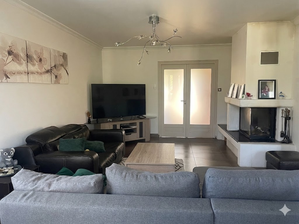 SAINT-MATHIEU Maison contemporaine à Saint Mathieu avec 1,3 ha arboré avec piscine chauffée et pool house 10