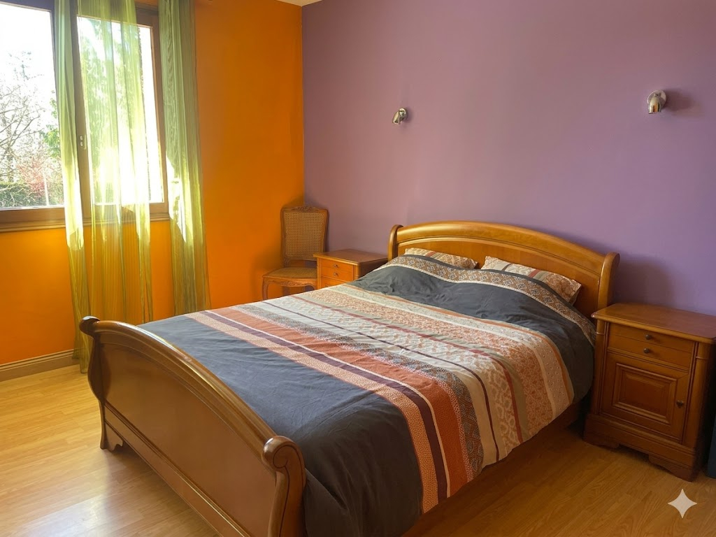 SAINT-MATHIEU Maison contemporaine à Saint Mathieu avec 1,3 ha arboré avec piscine chauffée et pool house 12