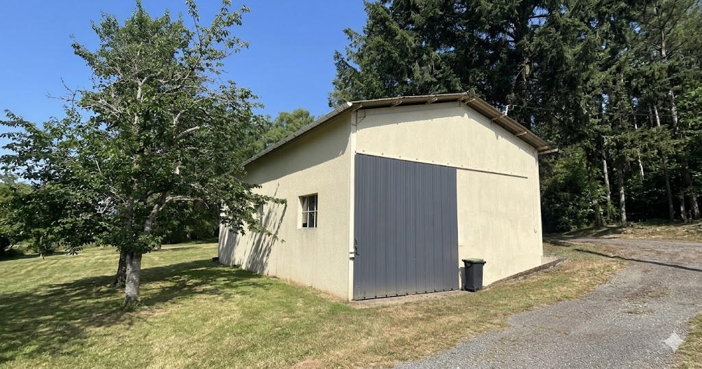 SAINT-MATHIEU Maison contemporaine à Saint Mathieu avec 1,3 ha arboré avec piscine chauffée et pool house 16