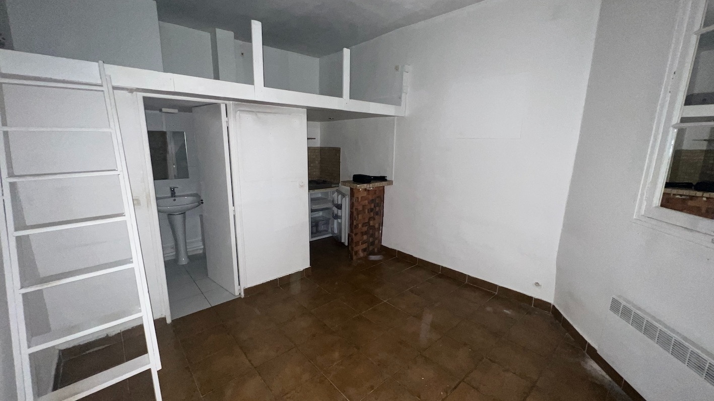 PARIS-15E-ARRONDISSEMENT 75015 PARIS, Rue du Commerce - Local 20 m² sur cour 1