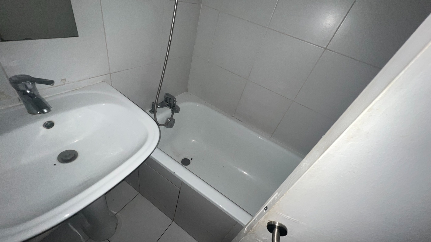 PARIS-15E-ARRONDISSEMENT 75015 PARIS, Rue du Commerce - Local 20 m² sur cour 6