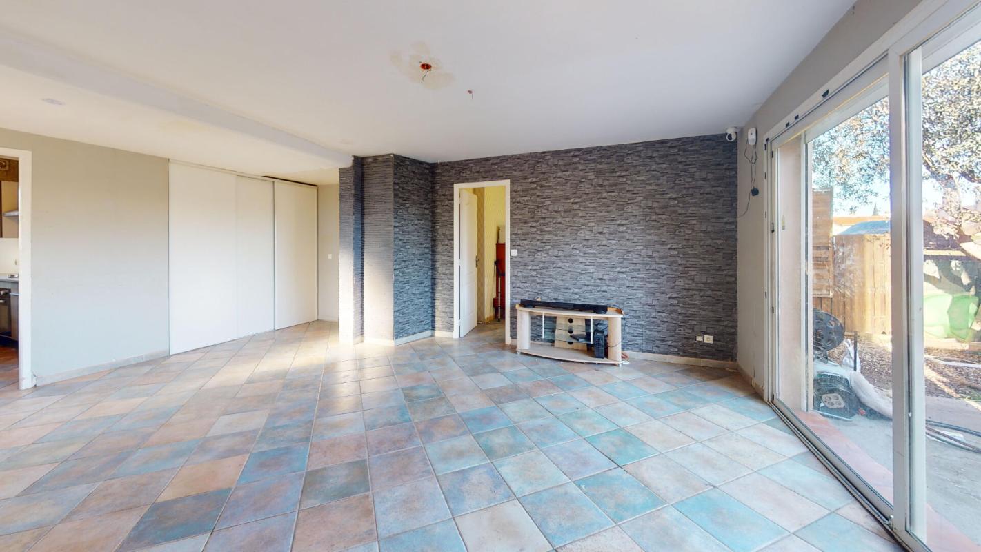 ESPIRA-DE-L'AGLY Espira grand  T3 en RDC avec extérieur 1