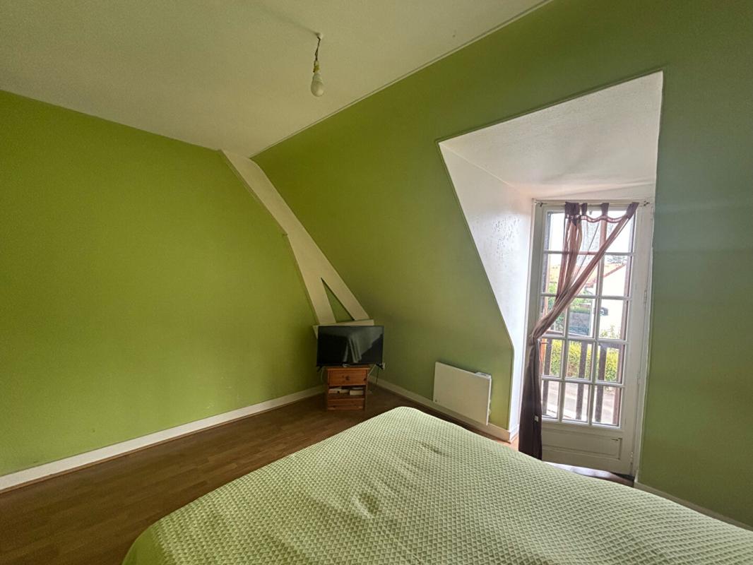 SAINT-GERVAIS-LA-FORET Maison 5 pièce(s) / garage/ jardin 12