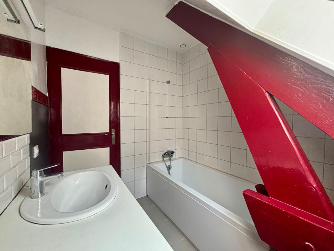 SAINT-GERVAIS-LA-FORET Maison 5 pièce(s) / garage/ jardin 14